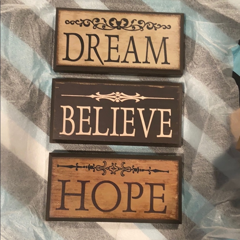 New Three Piece Sign Set